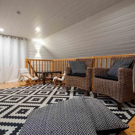 Alppihimos - 6 Henkiloelle, Keski-himos, 45m² + 33m² Hébergement de vacances Jämsä